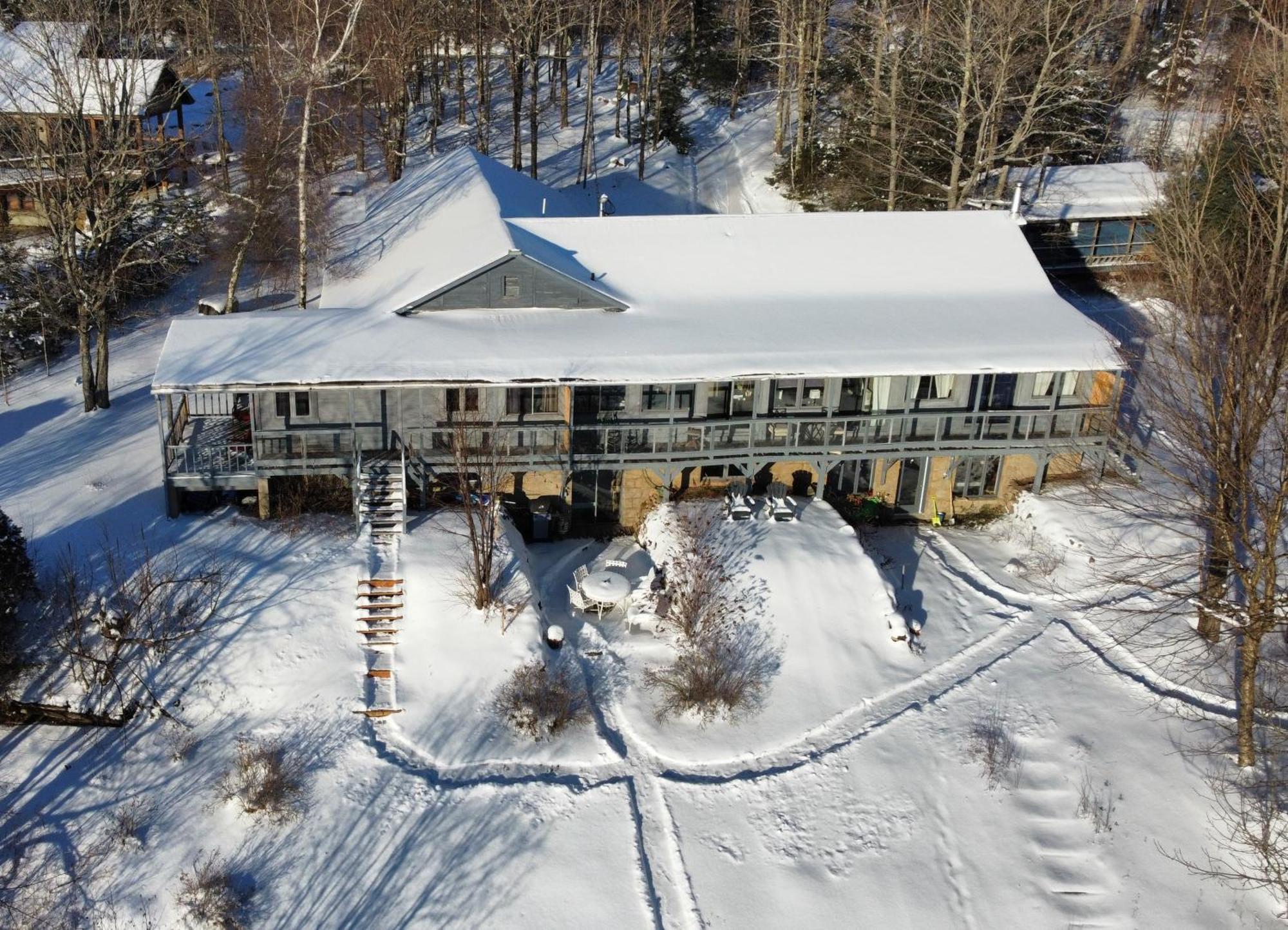 Le Lodge Du Lac Saint-Faustin Eksteriør bilde